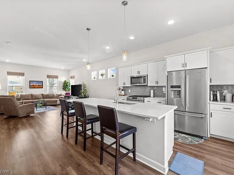 11813 Wade Park Ave — Photo 5