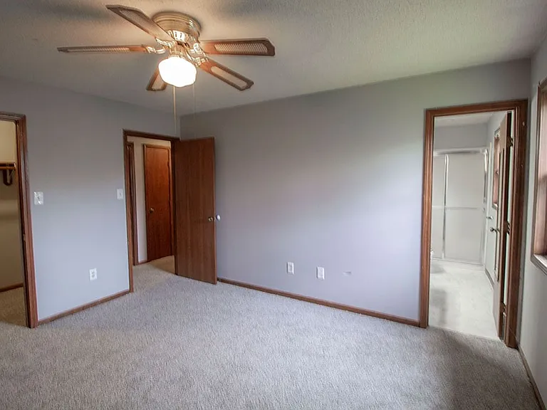 2011 Bridgewater Dr — Photo 19