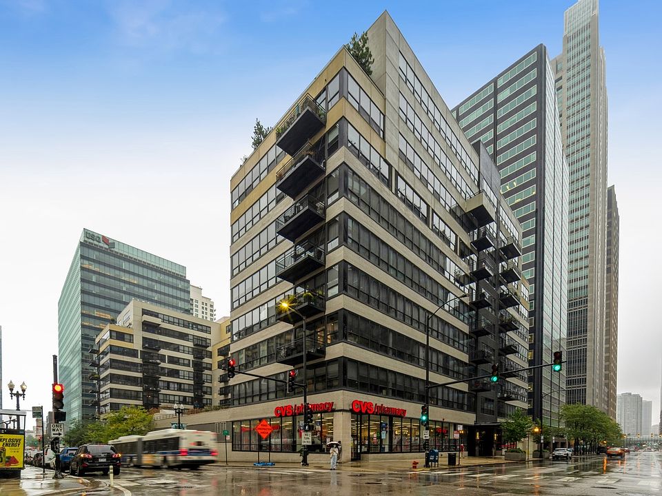 1st image of 130 S Canal St APT 821