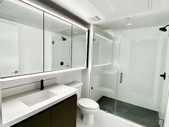 5th image of 2140 1/2 Butler Ave #303