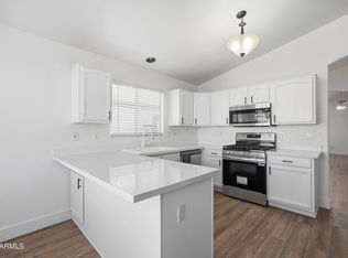 125 W Smoke Tree Rd, Gilbert, AZ 85233