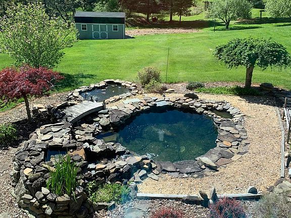 2nd image of 405 Brookledge Dr