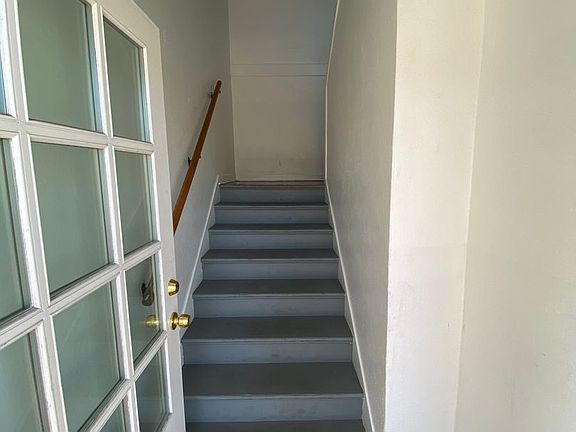 3rd image of 142 Ivy St #0
