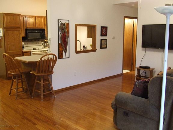 2nd image of 7433 Glen Terra Dr