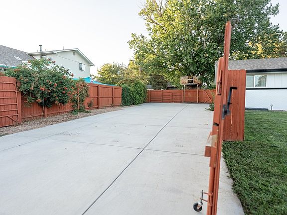 5th image of 5021 W 22nd St