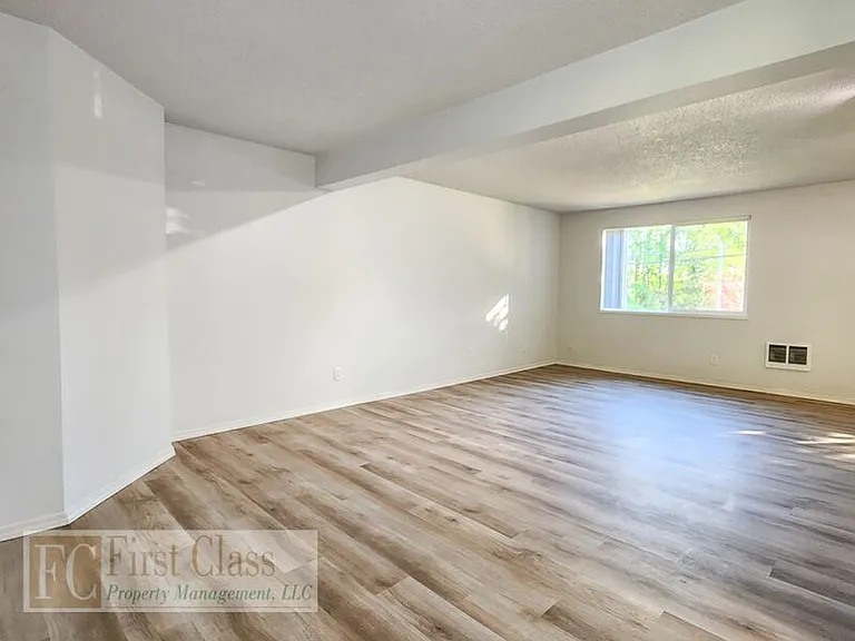 10068 SW Garrett St — Photo 2