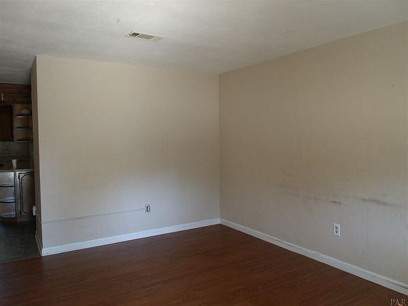 4th image of 5 Edgewood Cir