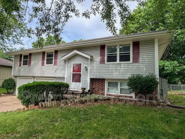 1201 NE 9th St, Blue Springs, MO 64014