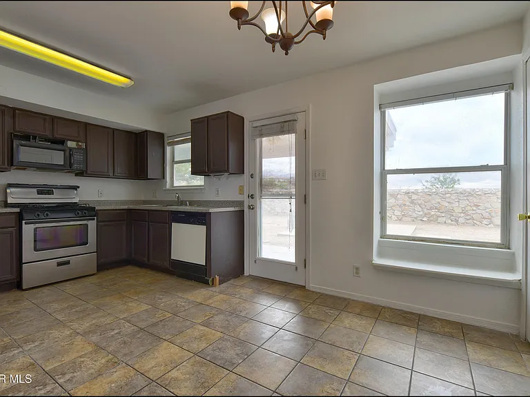 7958 Starry Night Dr — Photo 24