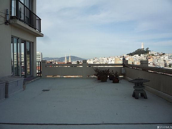 4th image of 946 Stockton St APT 6A