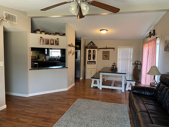 4th image of 10911 E 200 N