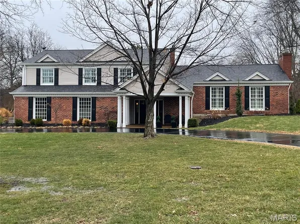 920 Claymark Dr, Saint Louis, MO 63131