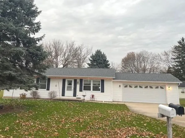 223 W Graham St, Dixon, IL 61021