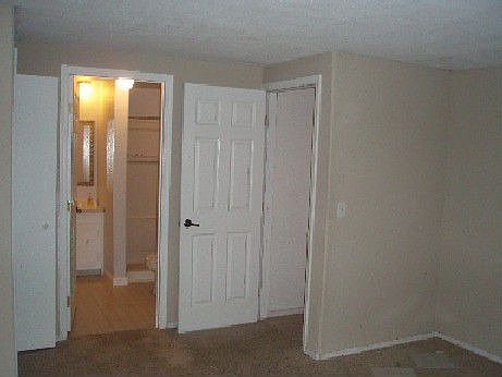 2nd image of 174 Village Cir #174