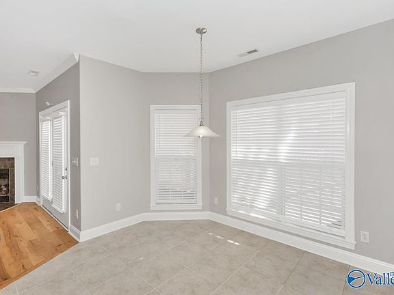 3rd image of 104 Carlton Woods Dr
