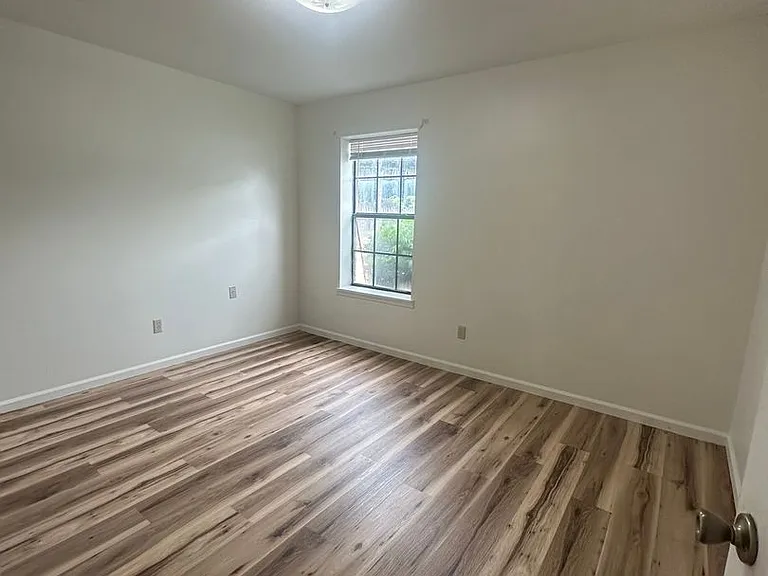 601 Bertig St — Photo 6
