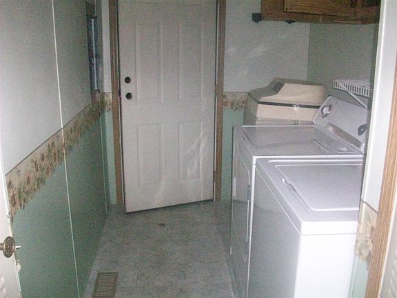 3rd image of 24676 Fairgrove Dr