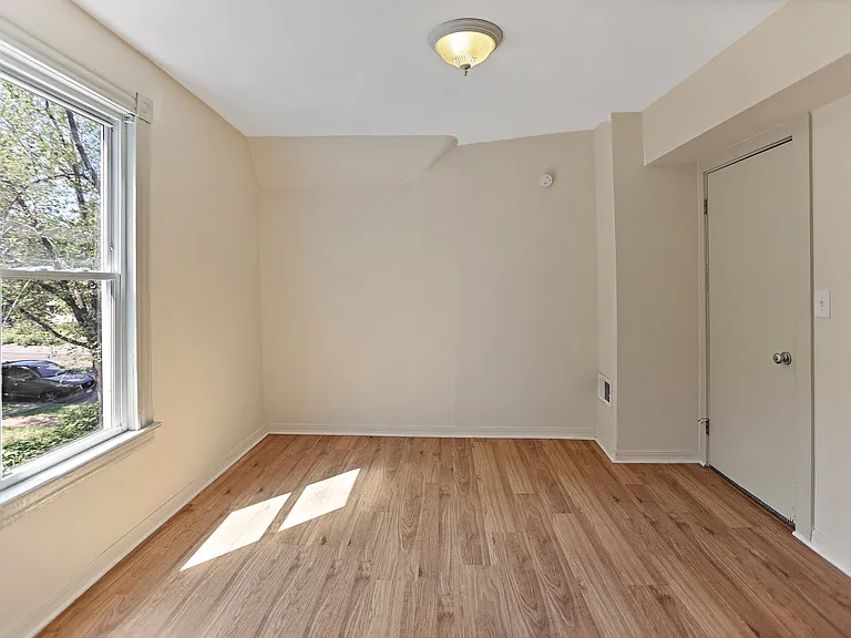 882 Raymond Ave — Photo 25