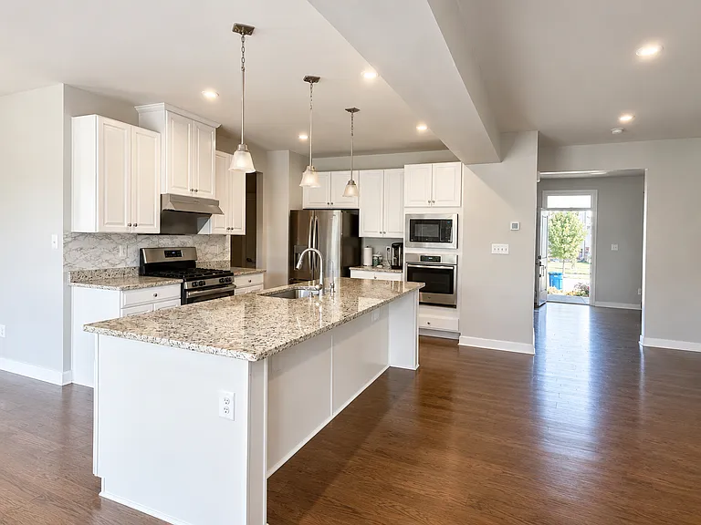 418 Tree Of Heaven Way — Photo 2