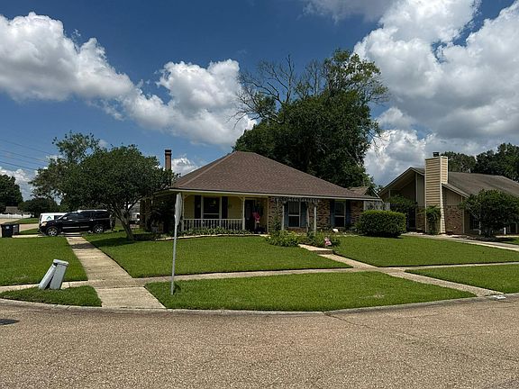 3rd image of 4142 Country Hill Dr