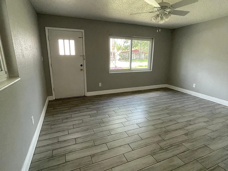 204 6th Jpv St — Photo 12