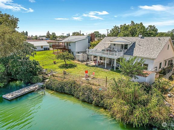 2nd image of 2317 W Lakeside Drive