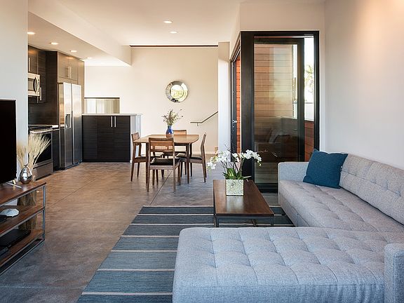 3rd image of 2014 30th St APT 202