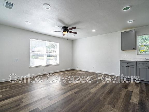 2nd image of 1829 Mount Pleasant Dr