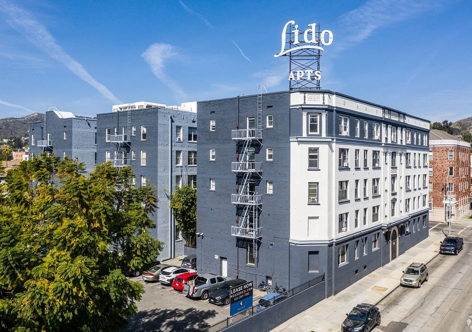 The Lido Apartments — Photo 2