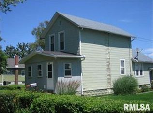 811 Pershing Blvd, Clinton, IA 52732