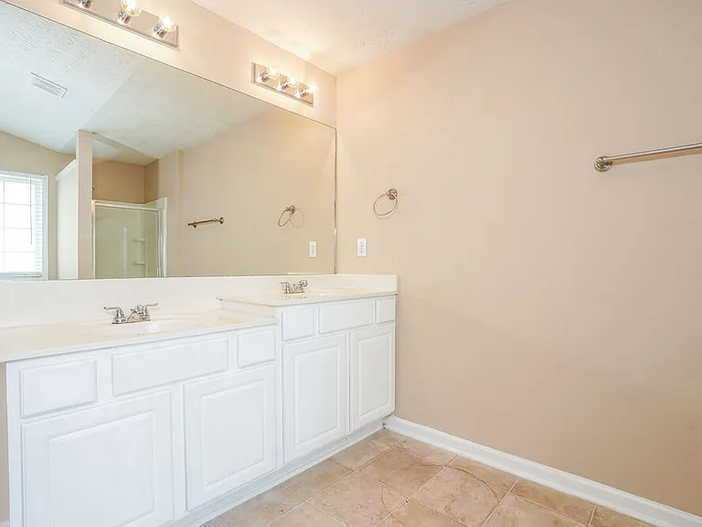 1000 Maple Leaf Dr — Photo 13
