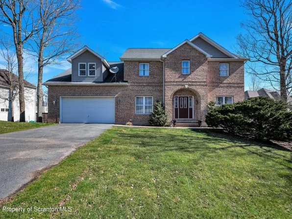 304 Royal Oak Dr #L-26, Clarks Summit, PA 18411