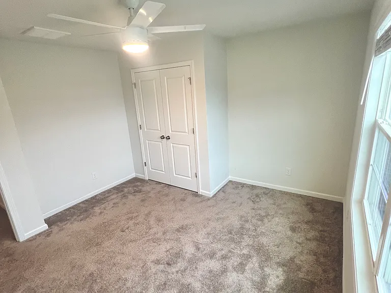 108 Horncastle Ct — Photo 38
