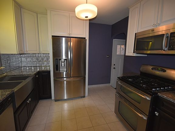 3rd image of 132 W Adams St