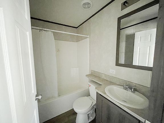 5th image of 59 Beech Path Ln