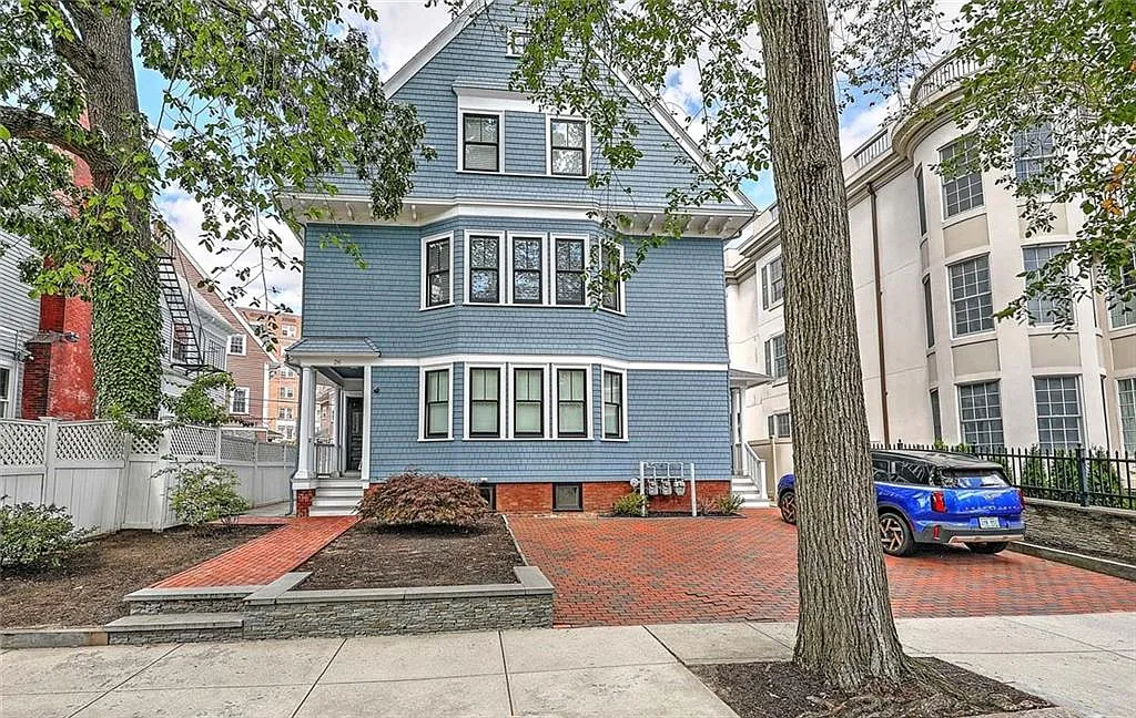 2 bed, 2.0 bath, 1384 sqft, $3,800 — Photo 1