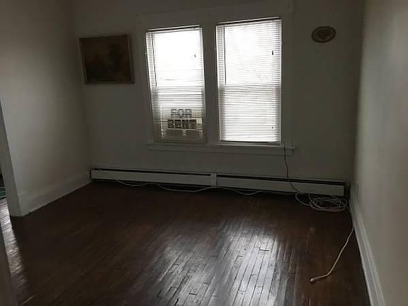 5th image of 420 Skillen St