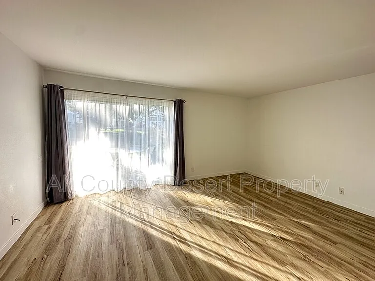 1675 Fairway Cir — Photo 6