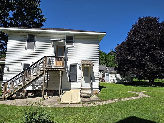 2nd image of 617 7th St #617