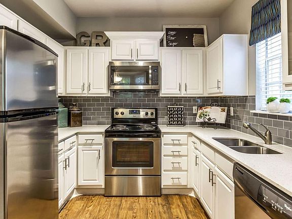 4th image of 900 Lake Austin Blvd #23
