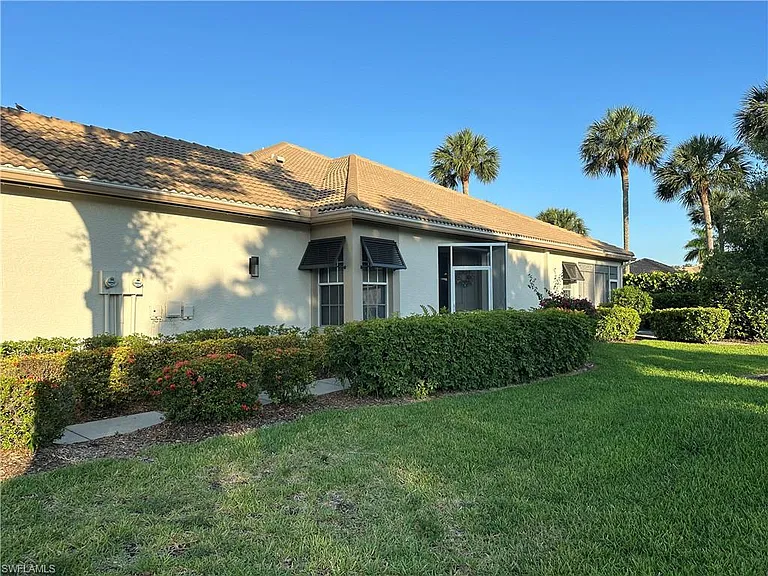 8564 Fairway Bend Dr — Photo 3