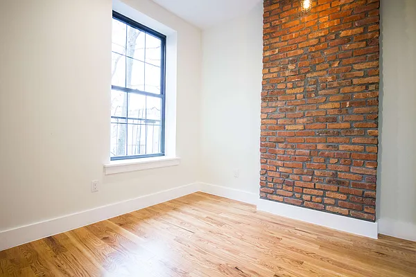 Rented by Nooklyn NYC LLC | media 43
