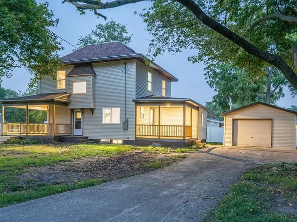 114 5th St NW, Mitchellville, IA 50169