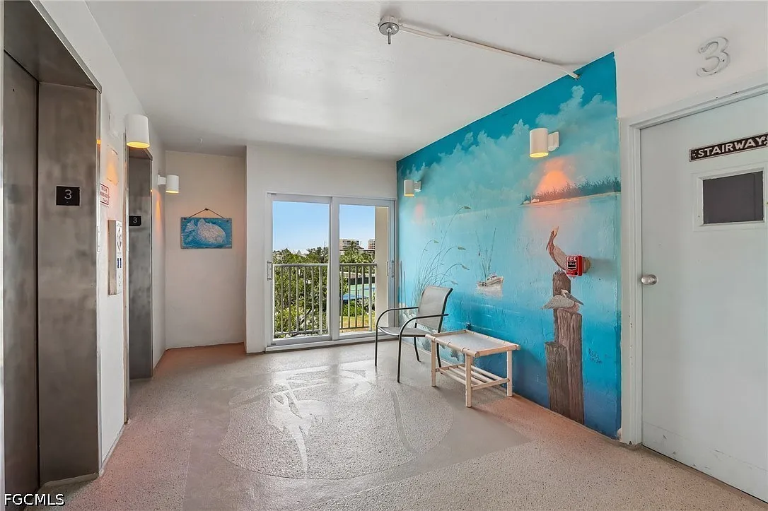 2 bed, 2.0 bath, 930 sqft, $5,200 — Photo 3