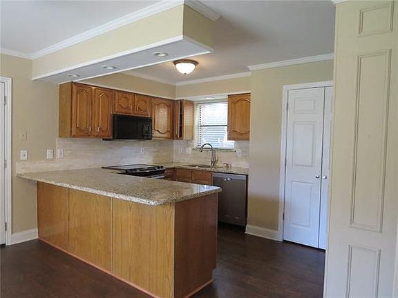 4th image of 726 Oriole Ln