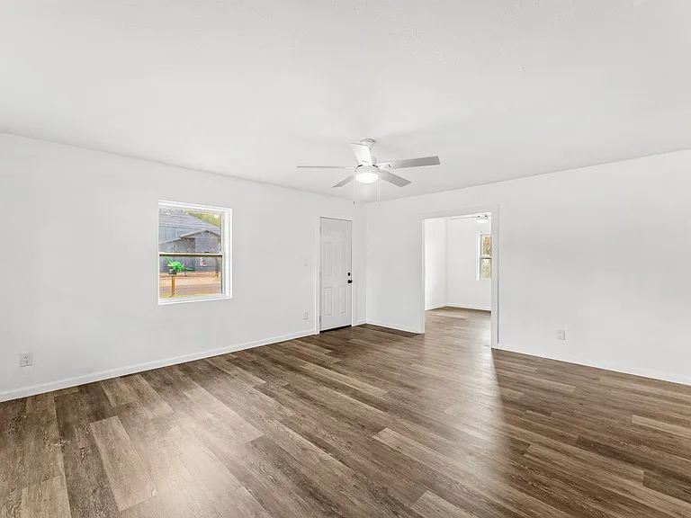 405 Dummitt Ave — Photo 16