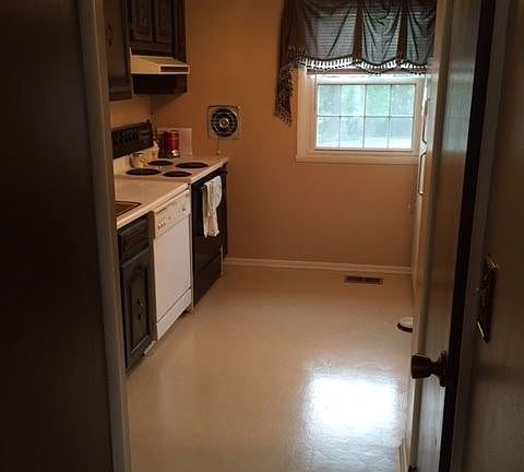 4th image of 1423 Independence Dr
