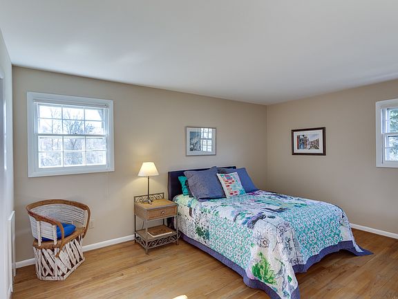 5th image of 8230 Chancery Ct