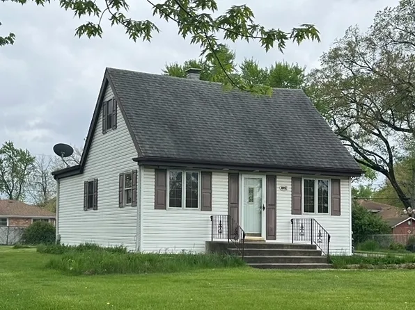 4951 W 85th St, Burbank, IL 60459