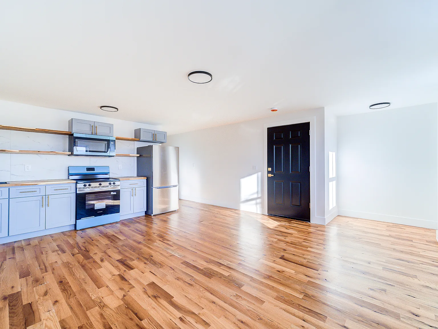 2 bed, $2,450 — Photo 4